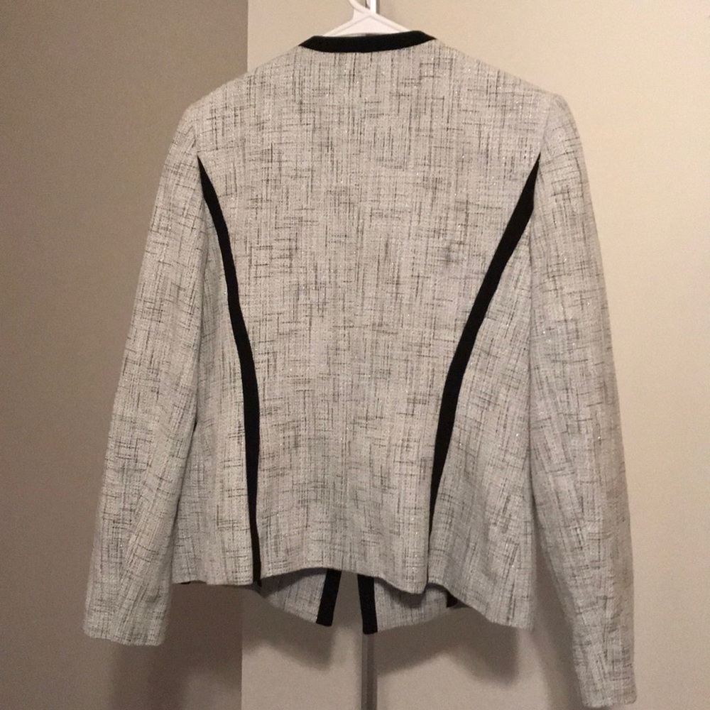 Female suit jacket - Picture 5 of 5